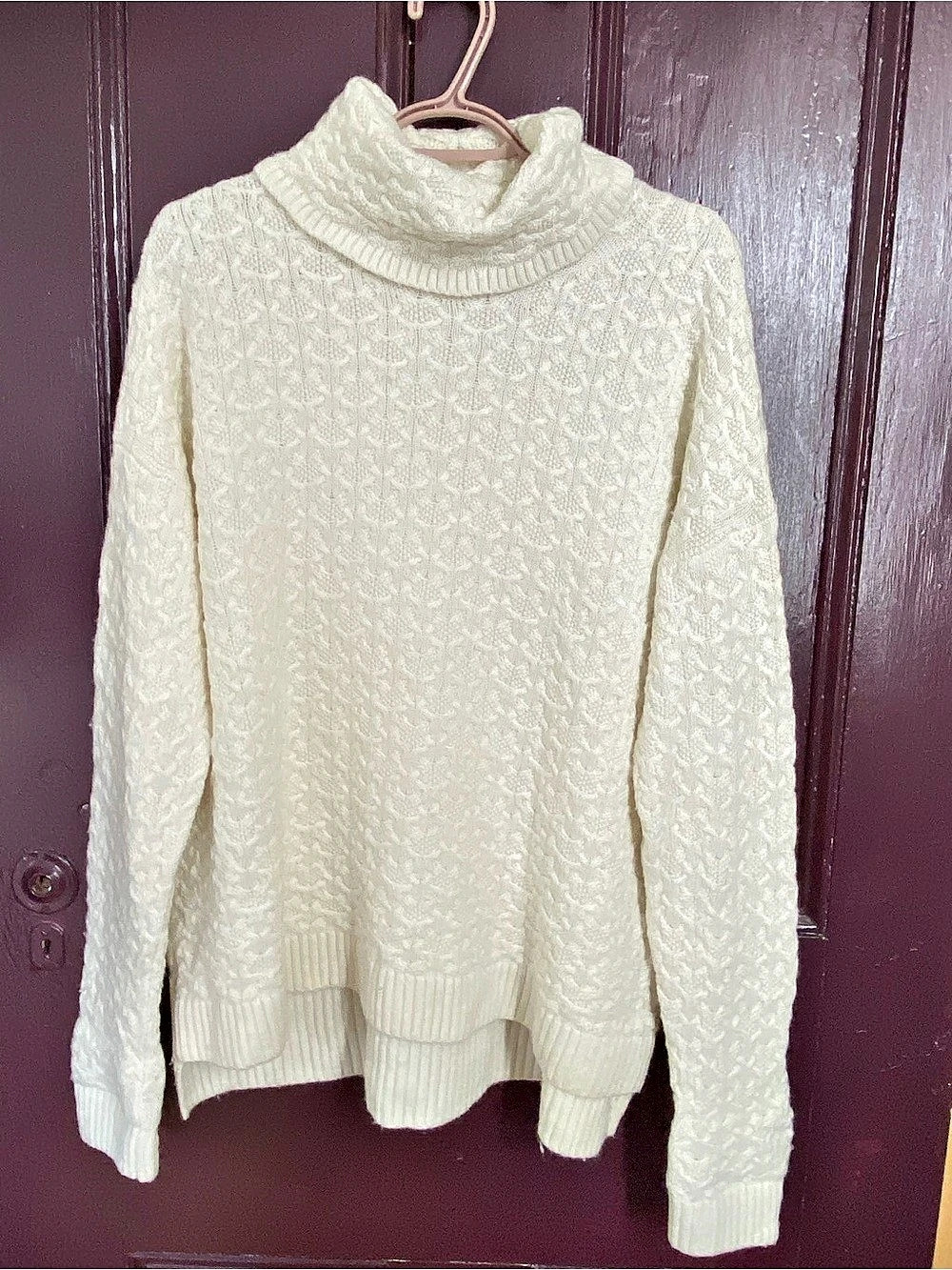 Tahari Cream Cowl Neck Size Large Like New